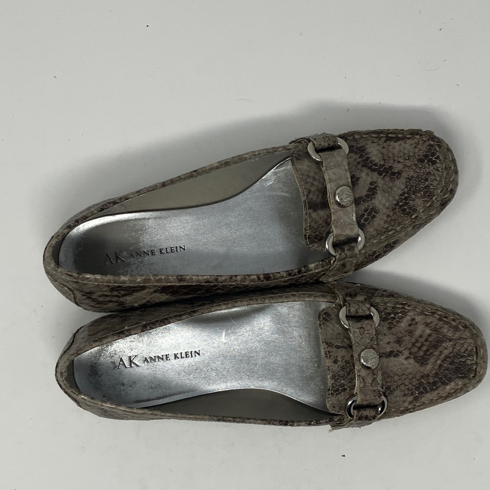 Anne Klein AXEWEN Snakeskin Pattern Loafers - Brown/Taupe Size 7.5M - Picture 2 of 13